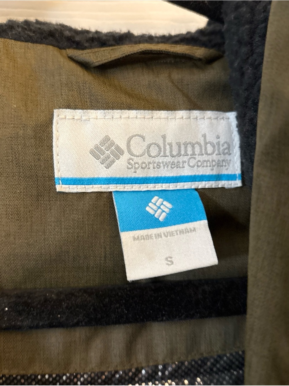 Columbia Olive Green Hooded Winter Coat - Picture 3 of 7